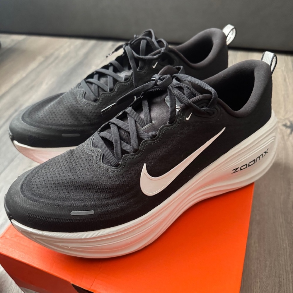 Nike Vomero plus men’s size 11